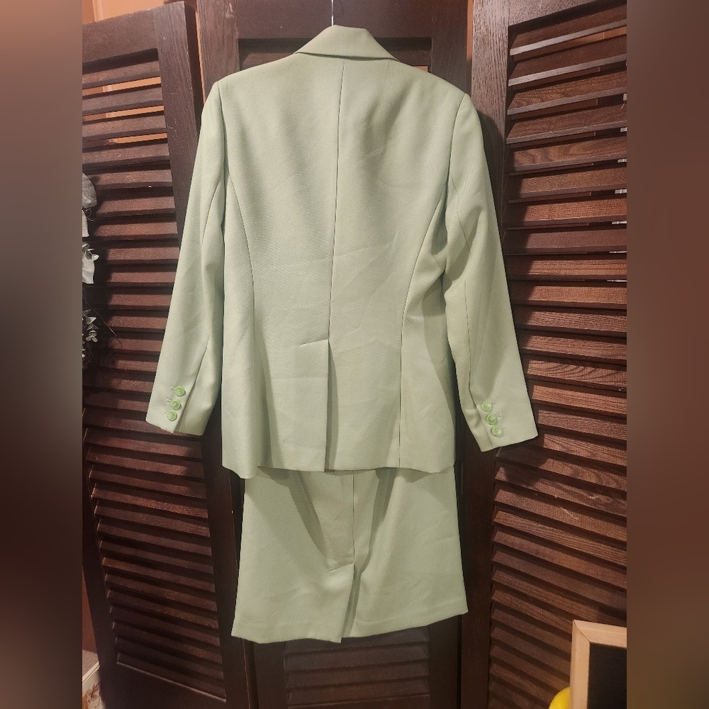 Vintage Light Green Women's Blazer and Skirt Set - Picture 5 of 8